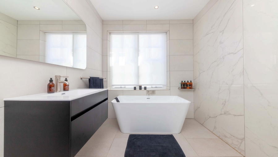 2 Bedroom Property for Sale in Cape Town City Centre Western Cape